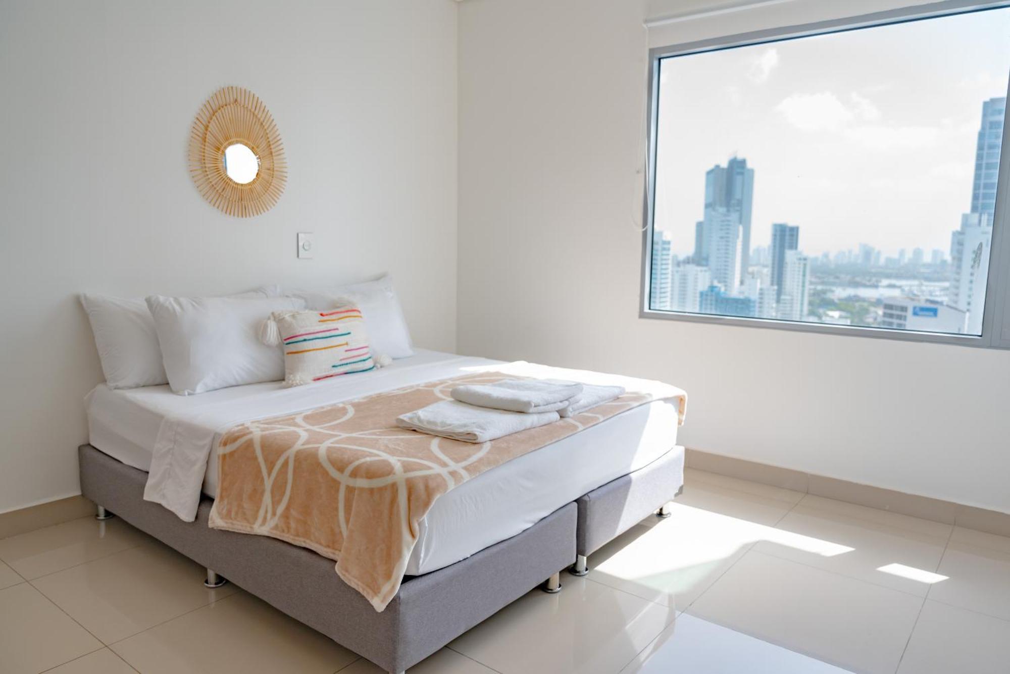 Apartment 3bd Condo-amazing View-modern Apt-luxury Building *